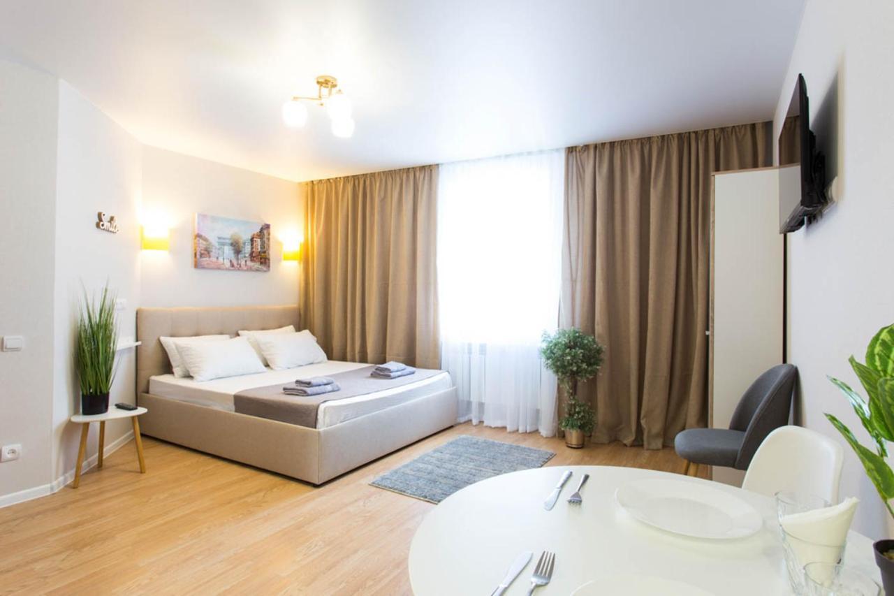 Apartment In The City Center - Gimnasiyna Naberezhna 24A-1 ハルキウ エクステリア 写真