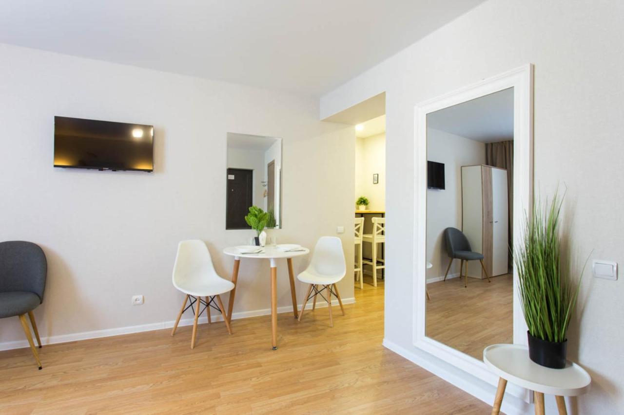 Apartment In The City Center - Gimnasiyna Naberezhna 24A-1 ハルキウ エクステリア 写真
