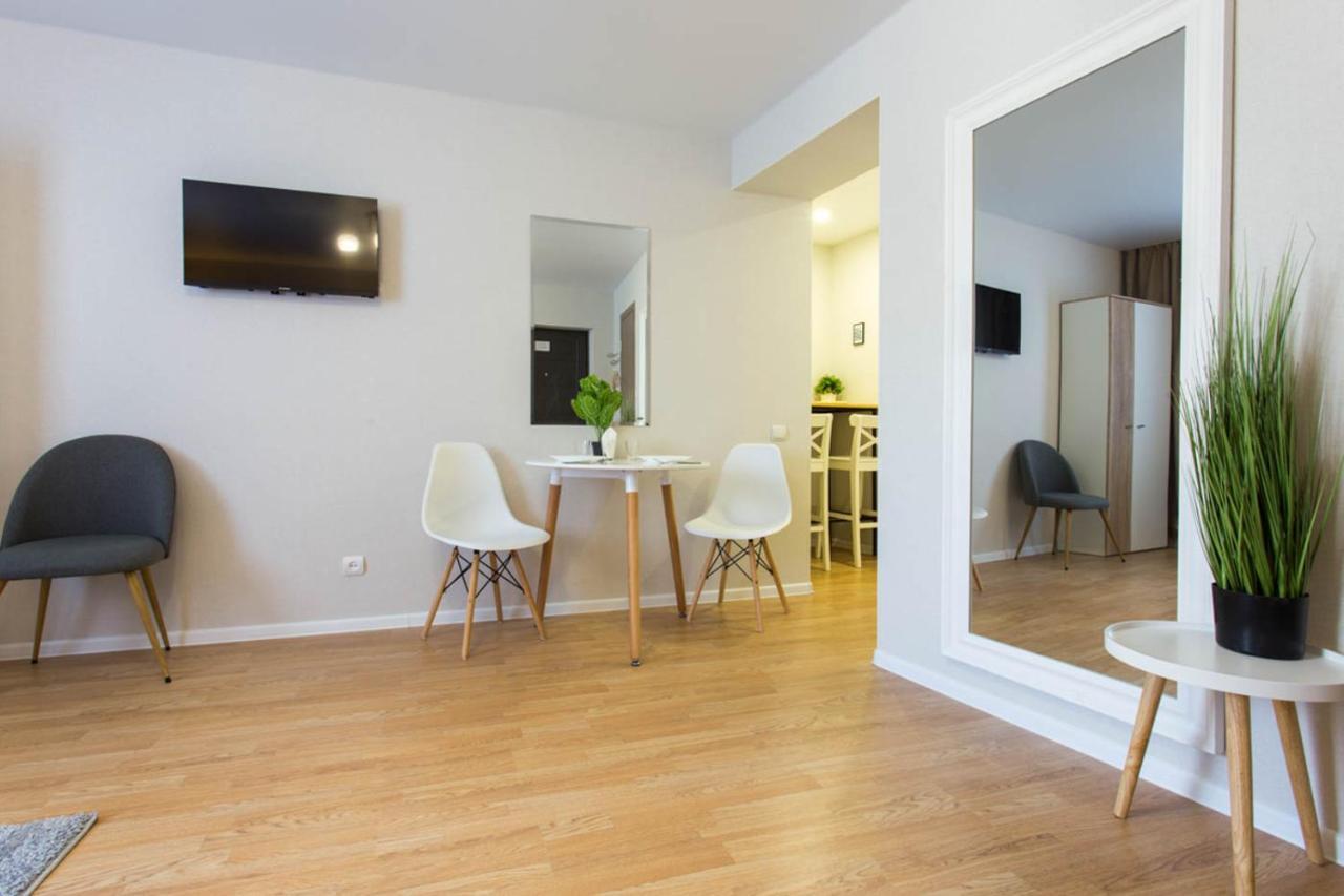 Apartment In The City Center - Gimnasiyna Naberezhna 24A-1 ハルキウ エクステリア 写真