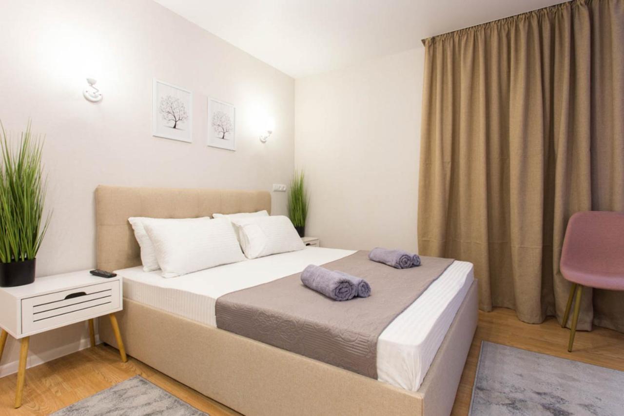 Apartment In The City Center - Gimnasiyna Naberezhna 24A-1 ハルキウ エクステリア 写真