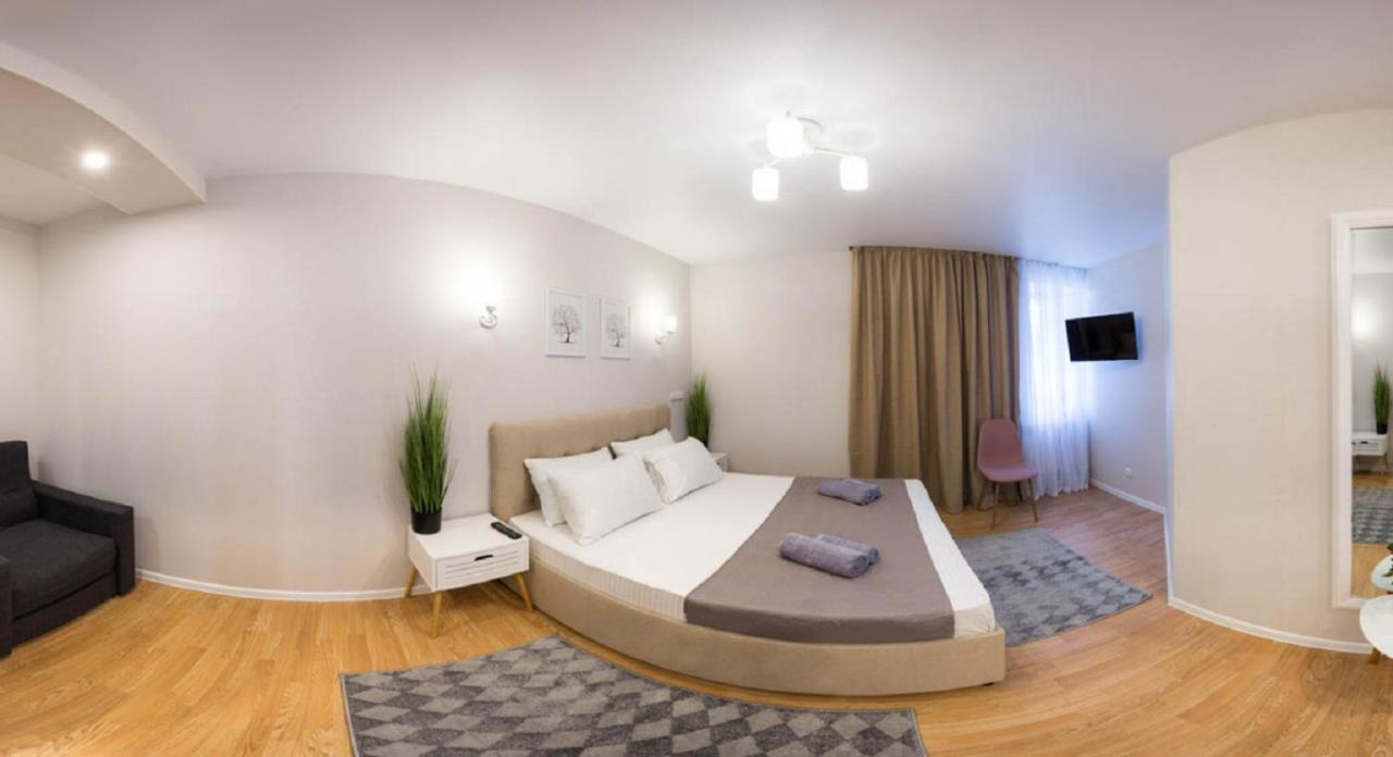 Apartment In The City Center - Gimnasiyna Naberezhna 24A-1 ハルキウ エクステリア 写真