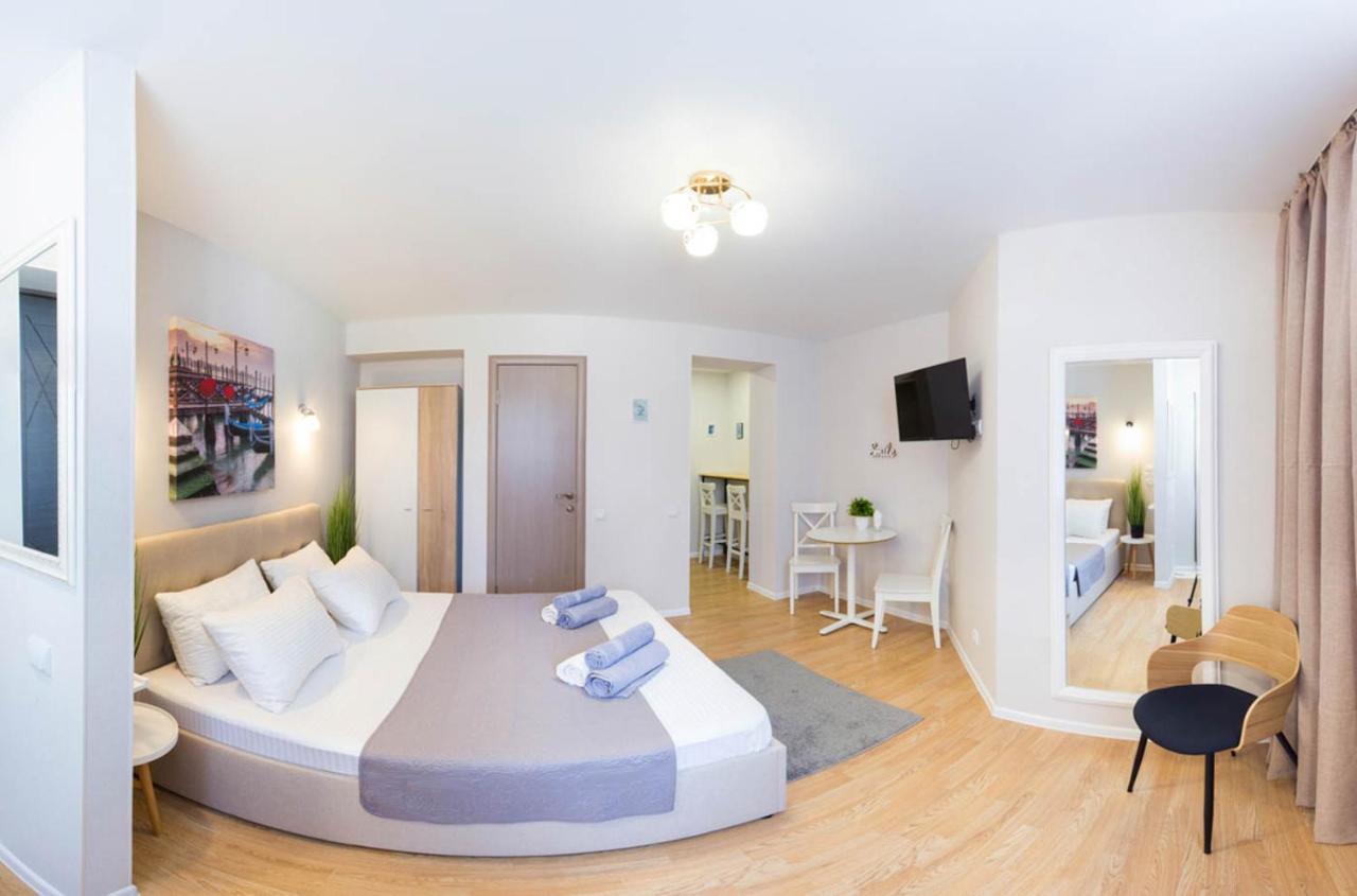 Apartment In The City Center - Gimnasiyna Naberezhna 24A-1 ハルキウ エクステリア 写真