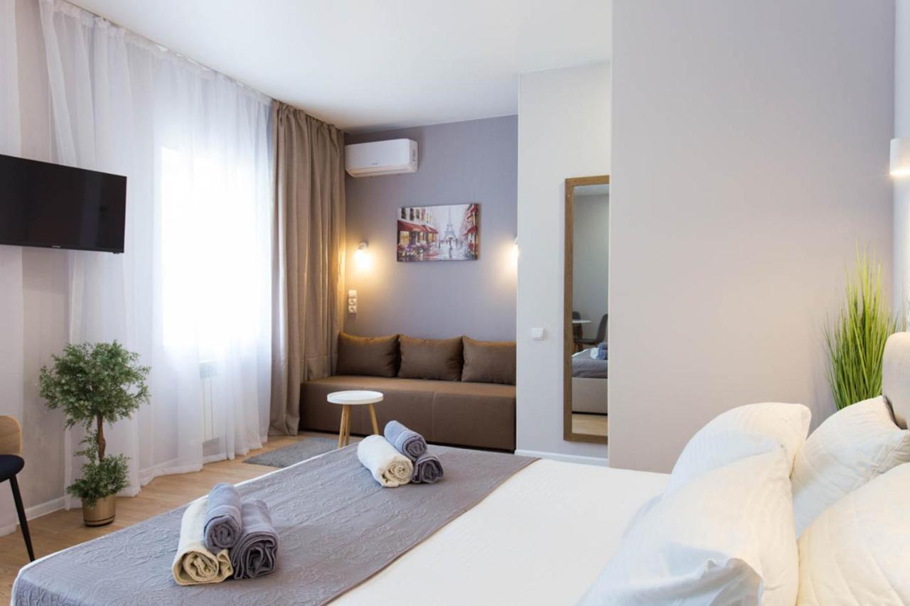 Apartment In The City Center - Gimnasiyna Naberezhna 24A-1 ハルキウ エクステリア 写真