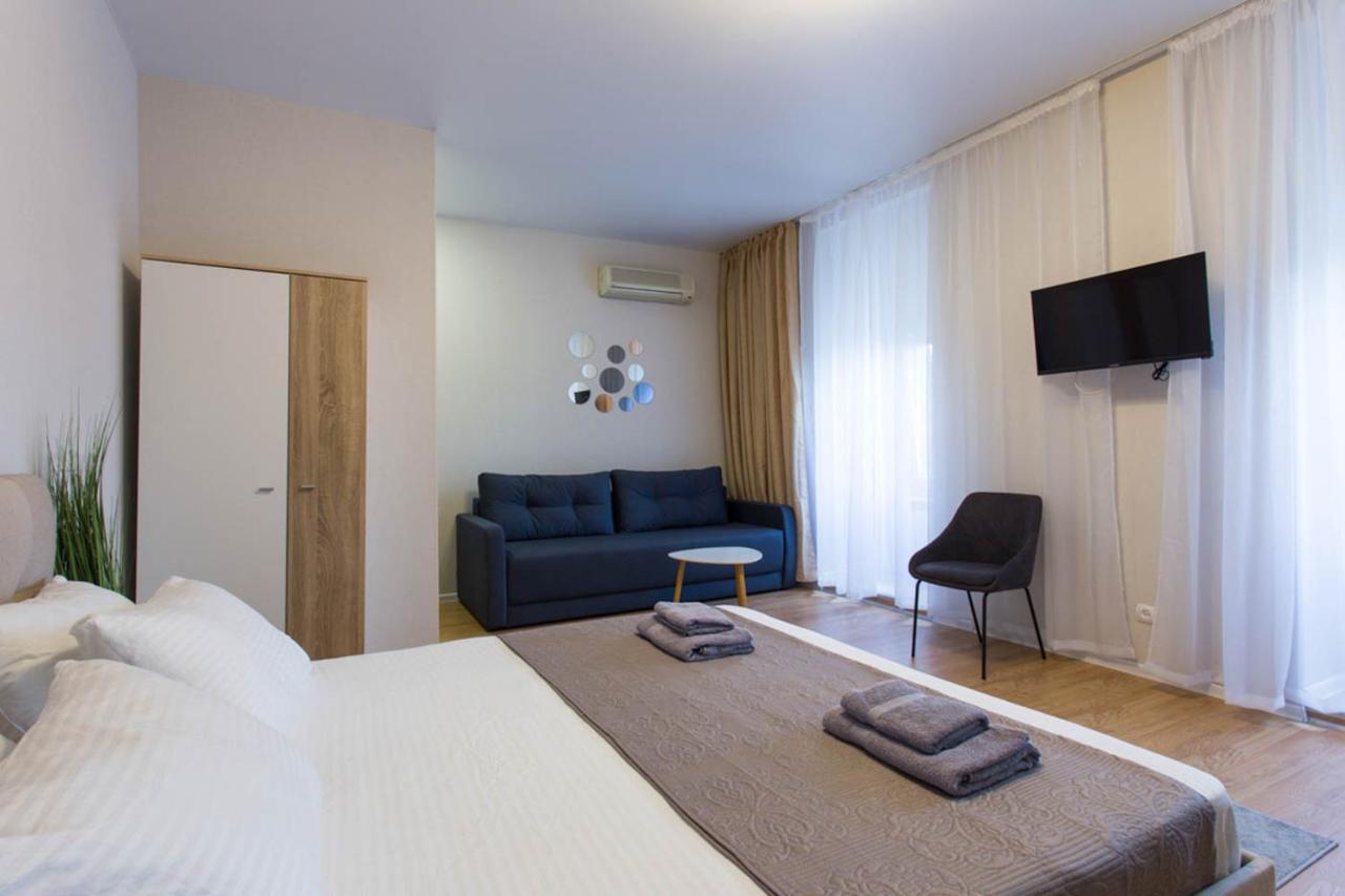 Apartment In The City Center - Gimnasiyna Naberezhna 24A-1 ハルキウ エクステリア 写真