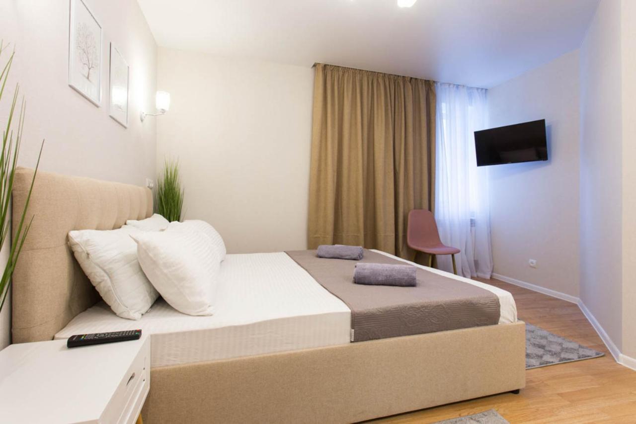 Apartment In The City Center - Gimnasiyna Naberezhna 24A-1 ハルキウ エクステリア 写真