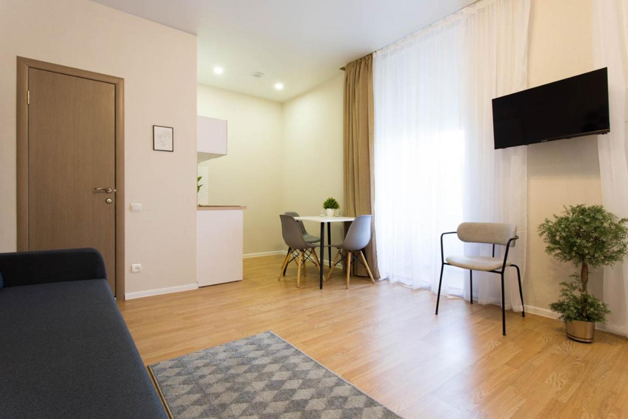 Apartment In The City Center - Gimnasiyna Naberezhna 24A-1 ハルキウ エクステリア 写真