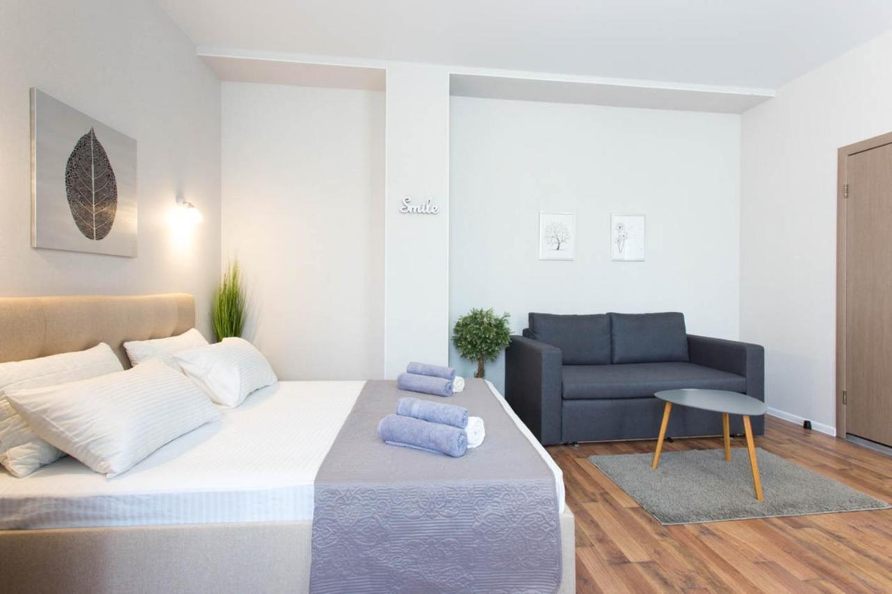 Apartment In The City Center - Gimnasiyna Naberezhna 24A-1 ハルキウ エクステリア 写真
