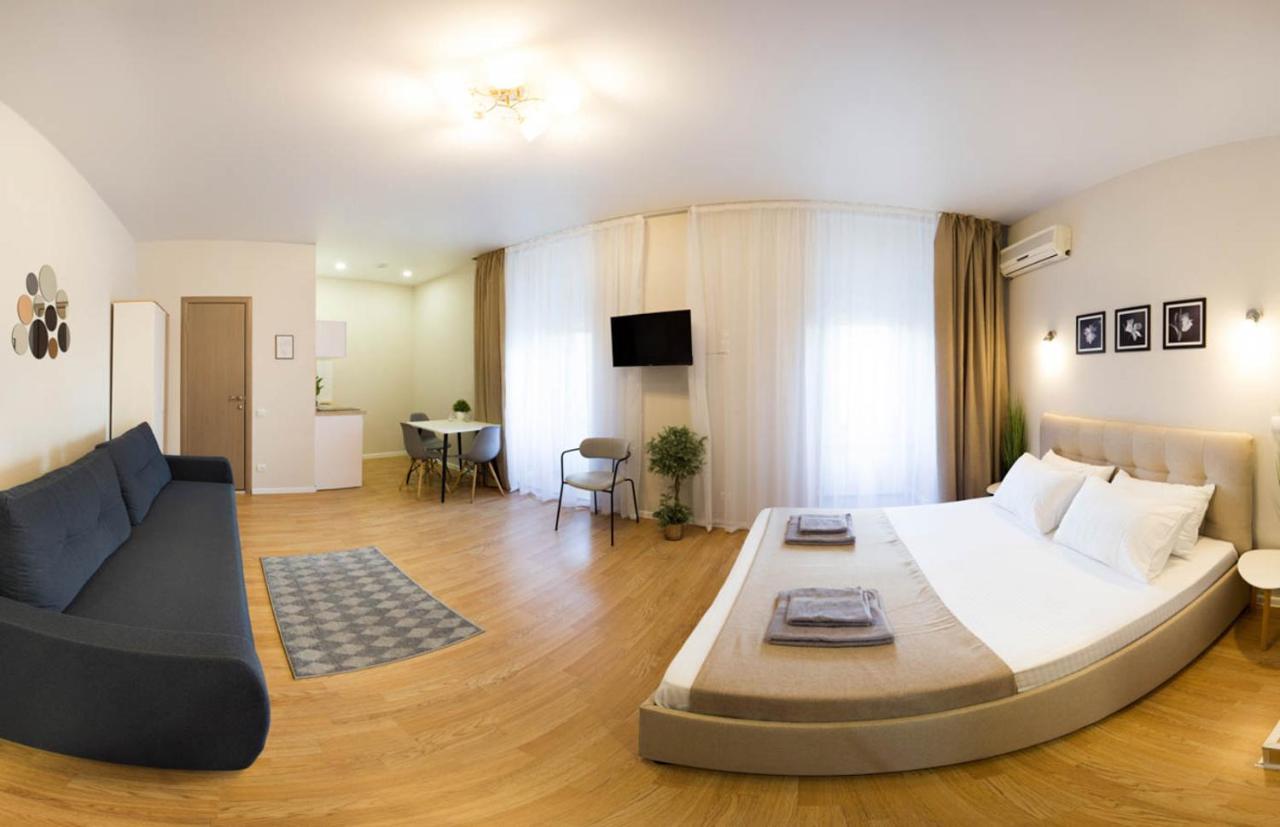Apartment In The City Center - Gimnasiyna Naberezhna 24A-1 ハルキウ エクステリア 写真