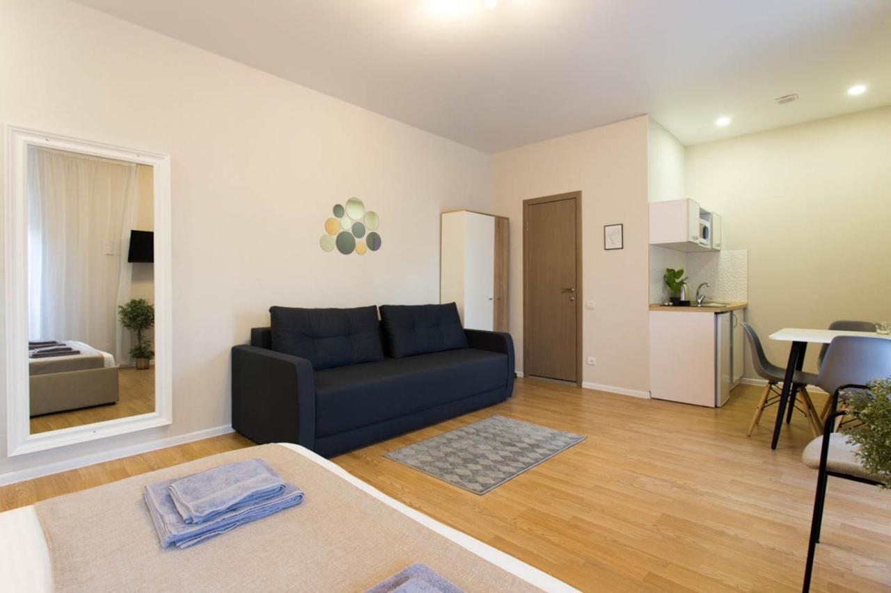 Apartment In The City Center - Gimnasiyna Naberezhna 24A-1 ハルキウ エクステリア 写真