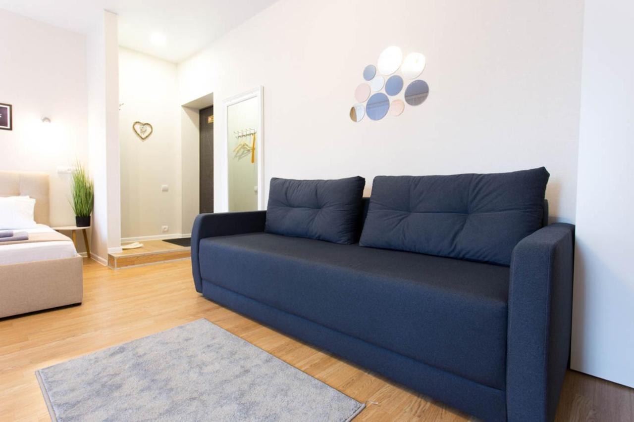 Apartment In The City Center - Gimnasiyna Naberezhna 24A-1 ハルキウ エクステリア 写真