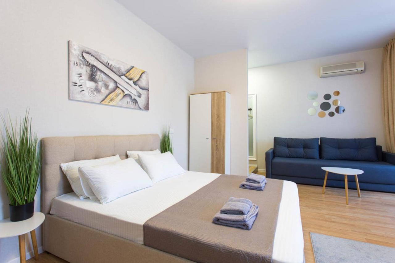 Apartment In The City Center - Gimnasiyna Naberezhna 24A-1 ハルキウ エクステリア 写真