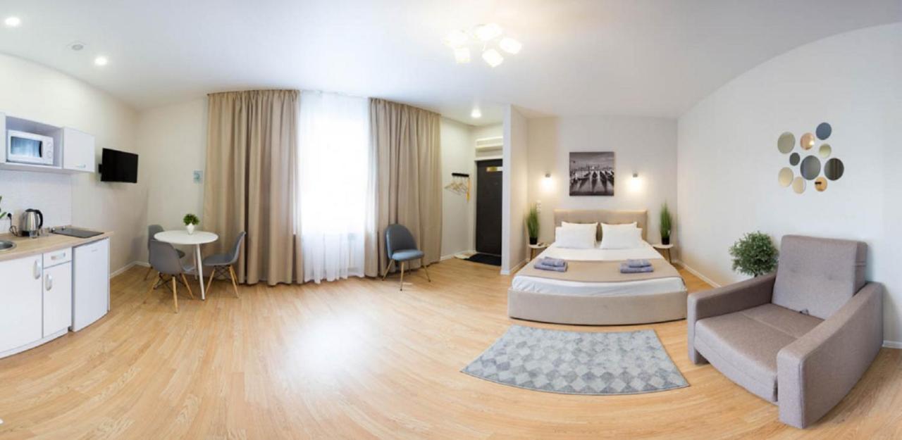 Apartment In The City Center - Gimnasiyna Naberezhna 24A-1 ハルキウ エクステリア 写真